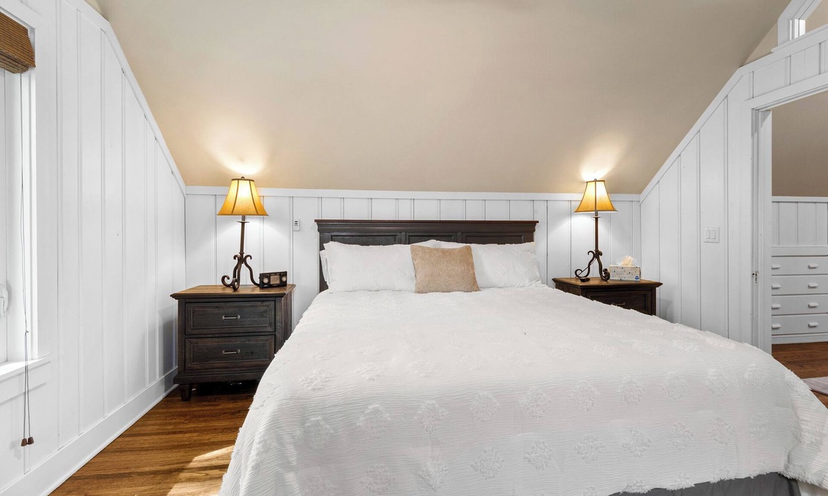 Hiawatha House | Charming 3-bedroom house in historic South Minneapolis neighborhood!