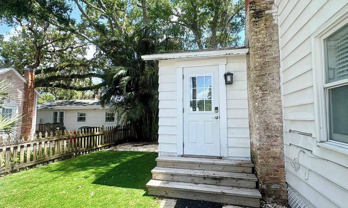 Safety Harbor House | Charming Bungalow | Steps to Main Street | Dog Friendly