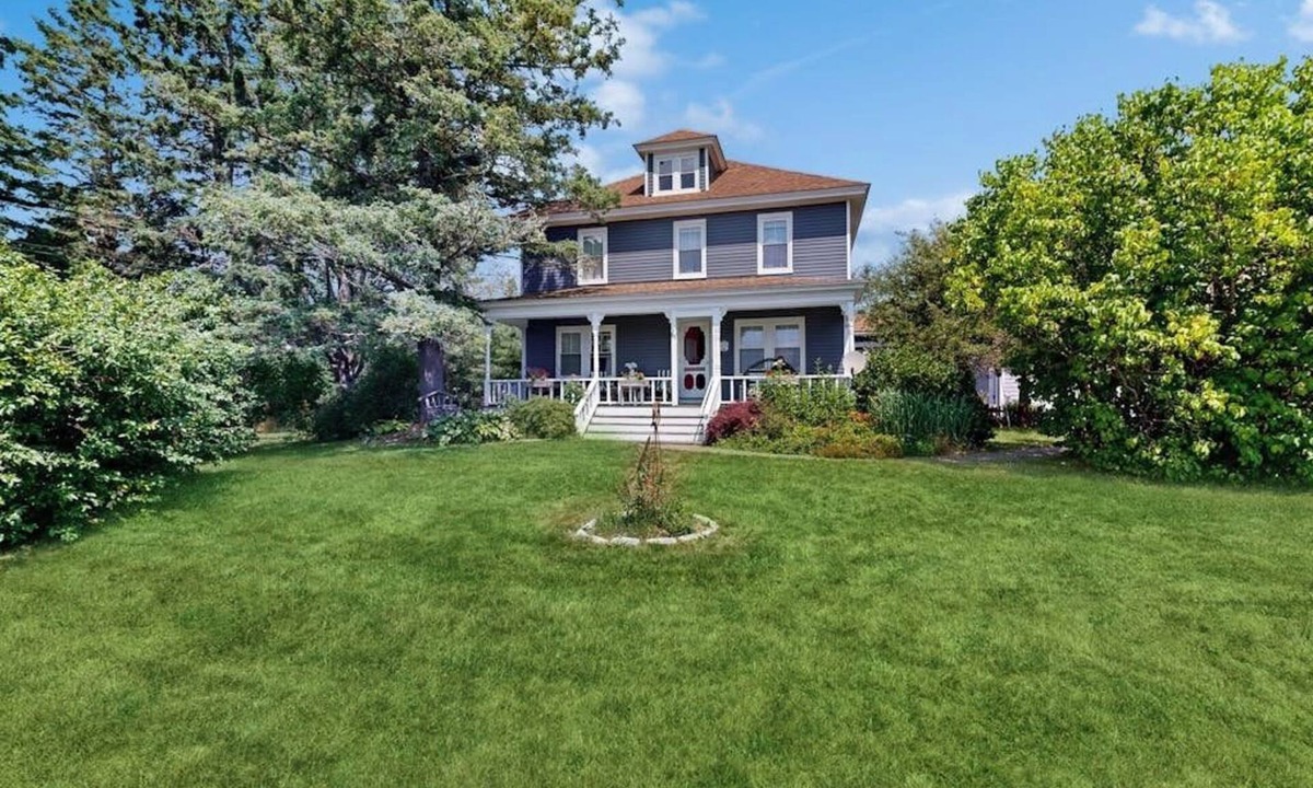 East Sullivan House | Charming Coastal Retreat with Ocean Views, Porch and Private Cabin