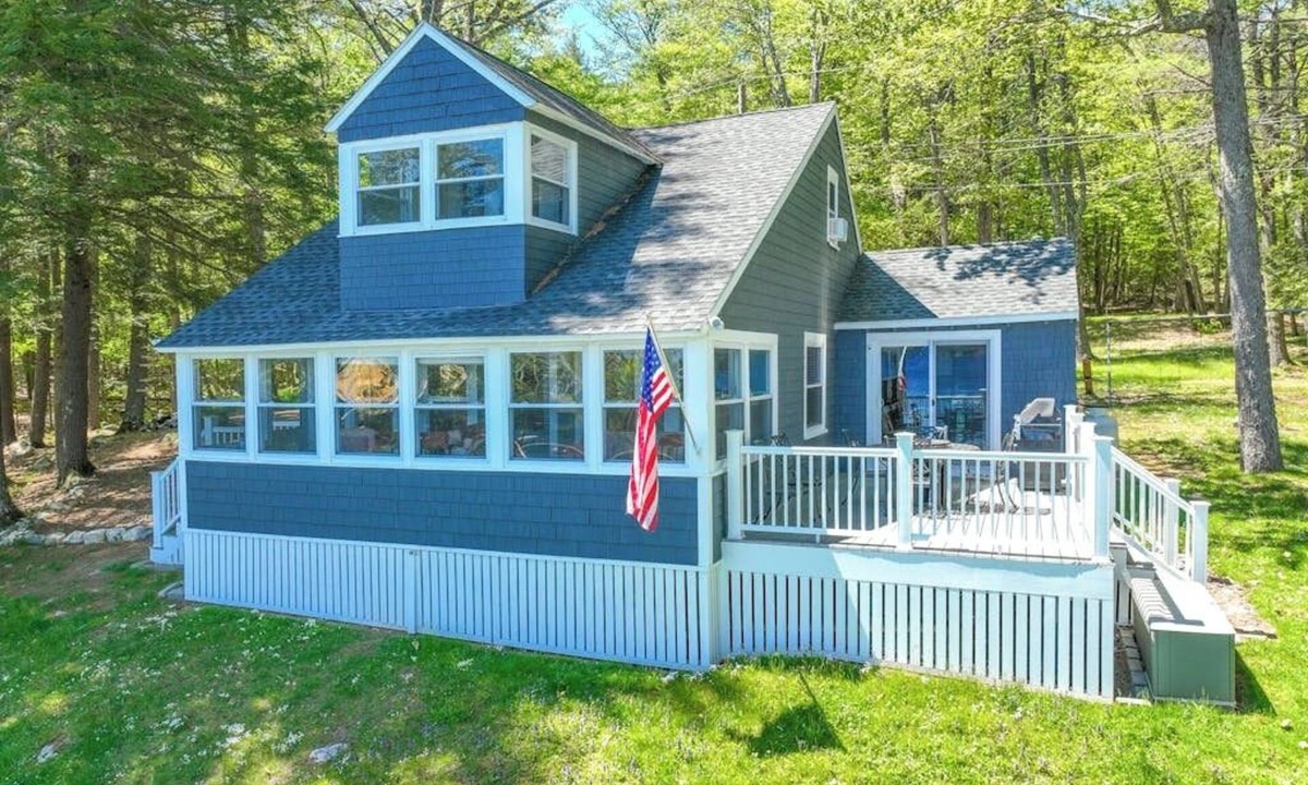 Windham Cabin | Charming lakefront cottage with a dock, WiFi, & washer/dryer - dogs welcome