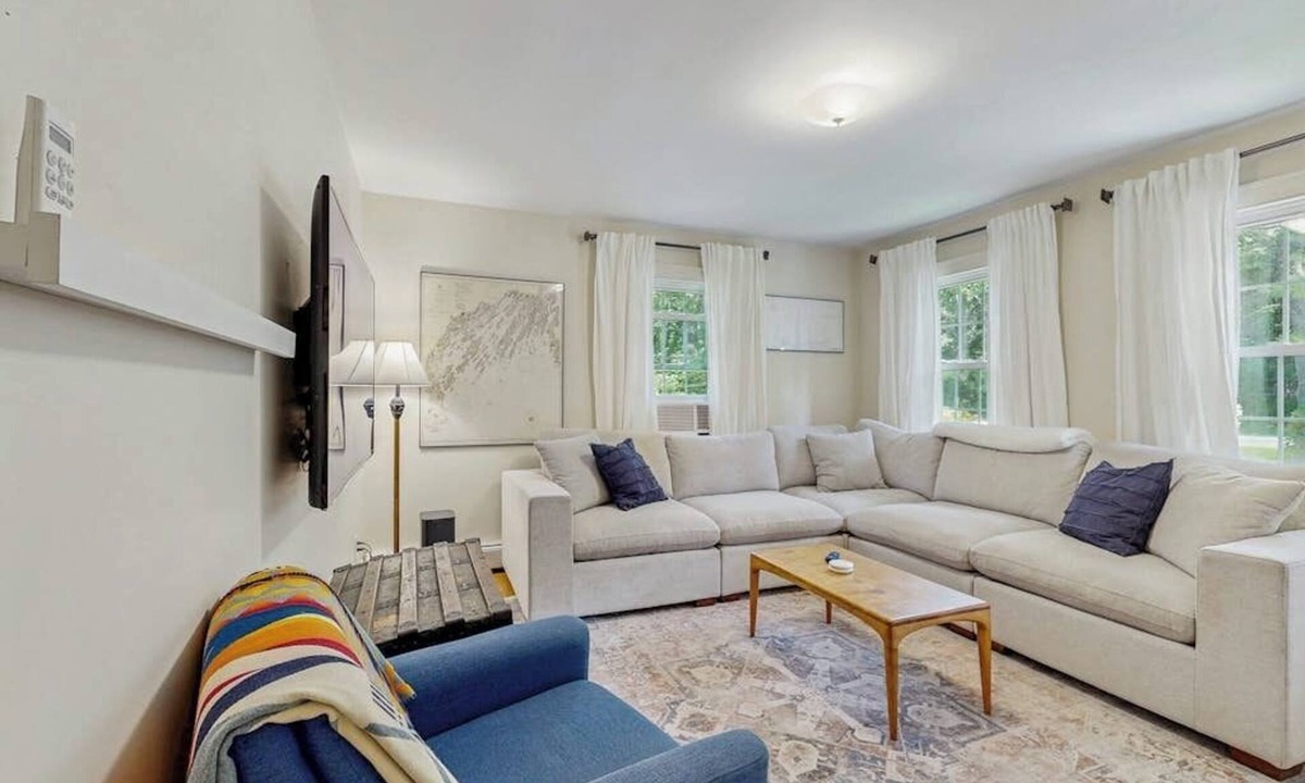 Cumberland Foreside House | Charming Retreat w/WiFi, Ping Pong Table & Walking Distance to the Ocean