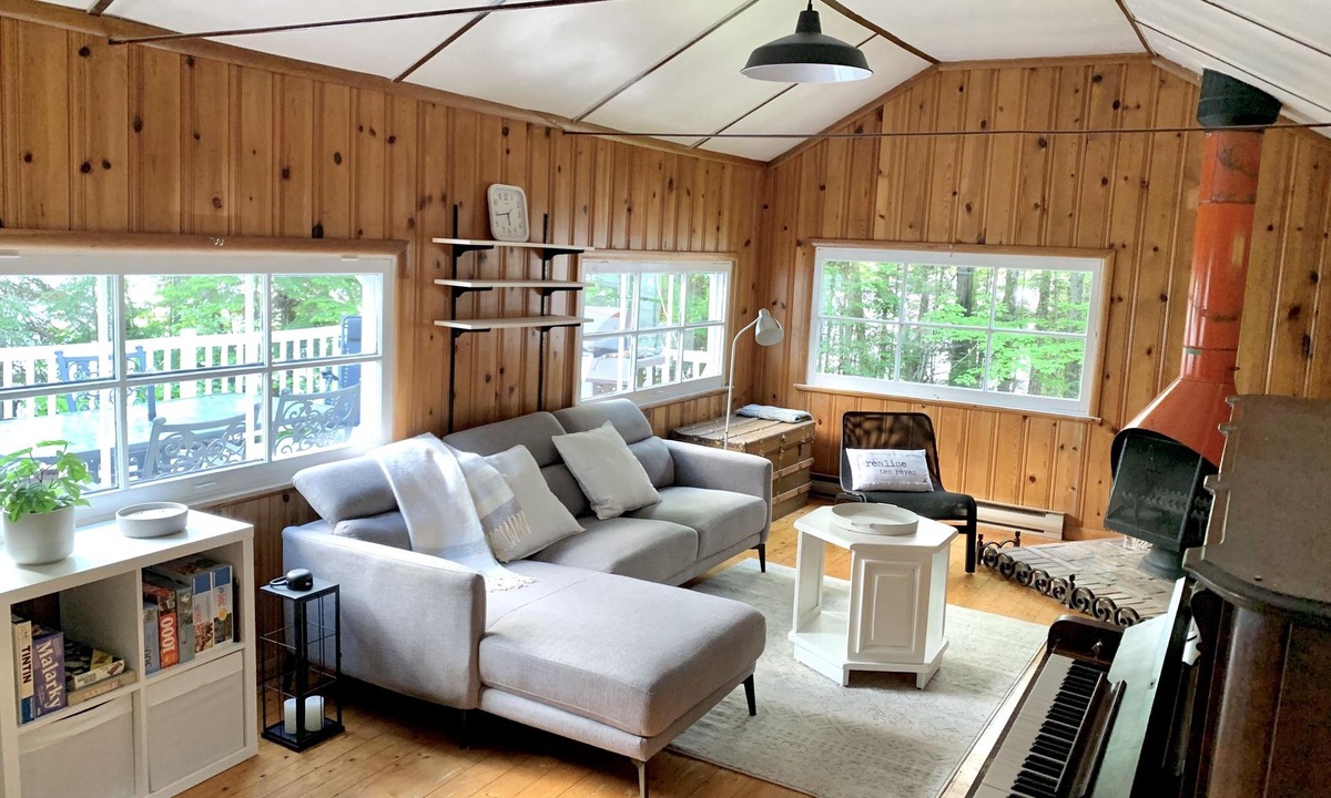 St-Aubert Ski Chalet | Charming rustic cottage on Lac-Trois-Saumons