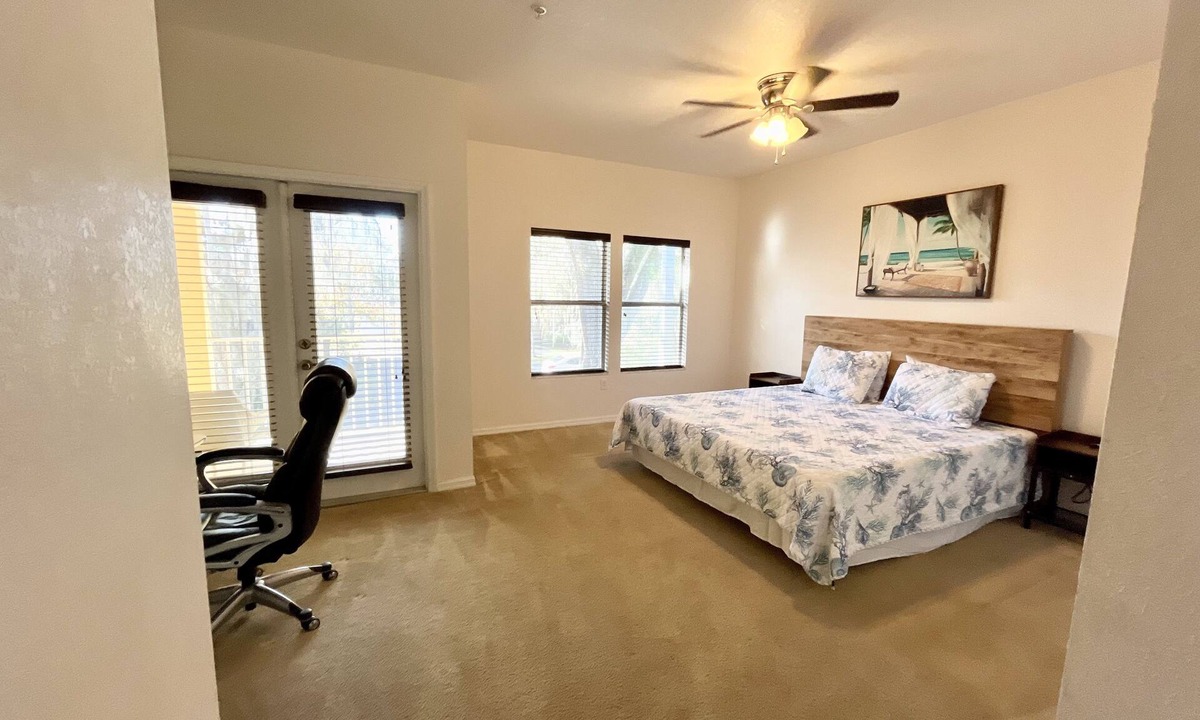 Gainesville Condo | Charming Spanish-style condo nestled in the quiet Royal Park area of Gainesville