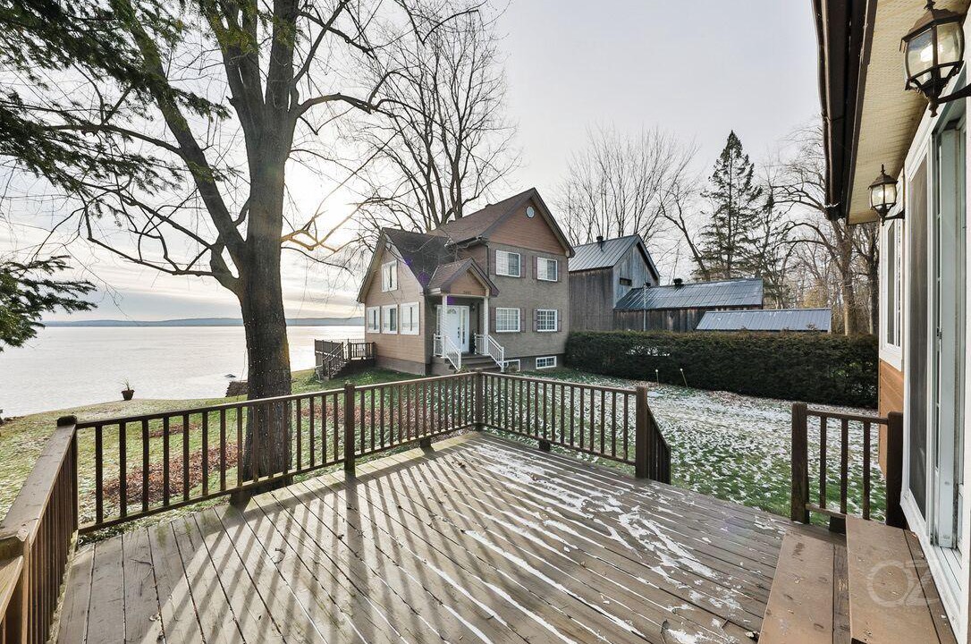 Saint-Placide Cottage | Charming Waterfront Laurentian Cottage