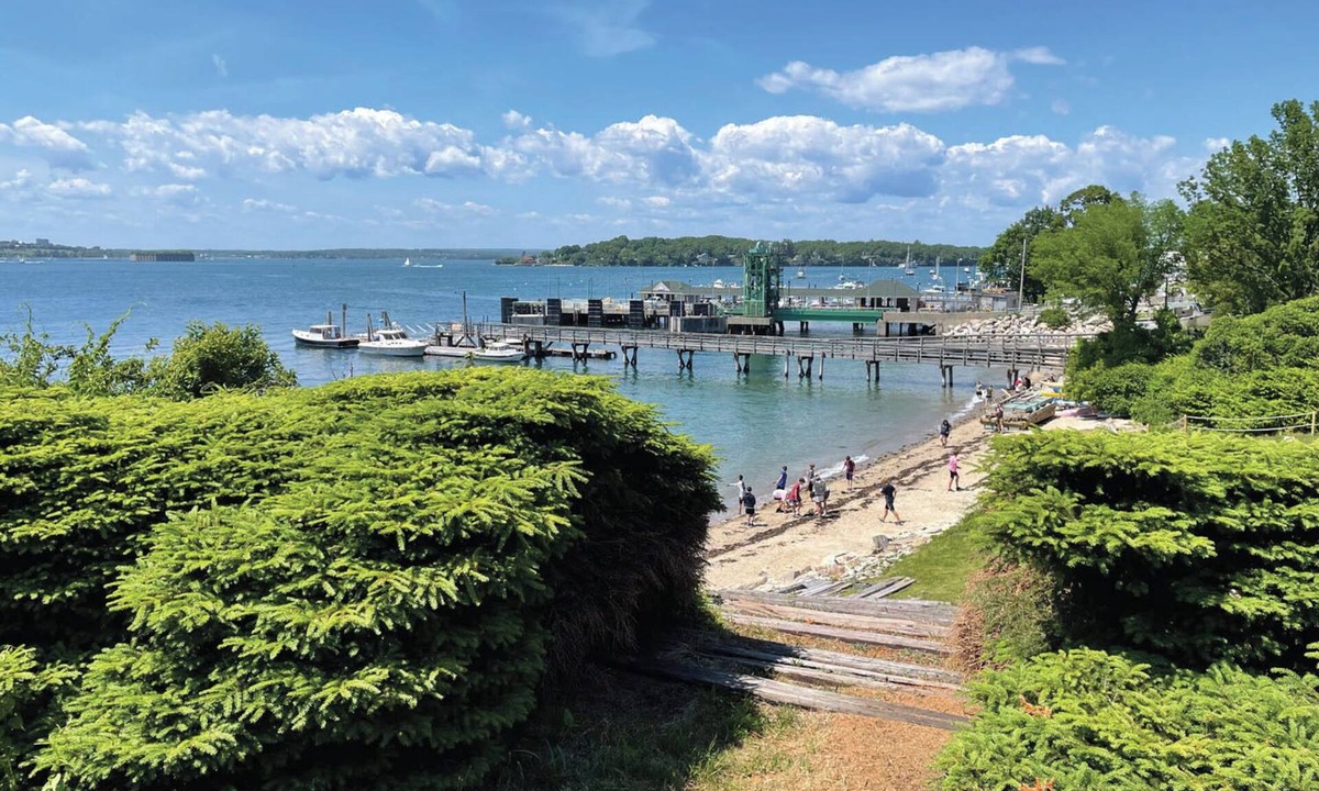 Peaks Island Apartment | Charming waterfront 2-bedroom apartment on Peaks Island with WiFi, AC