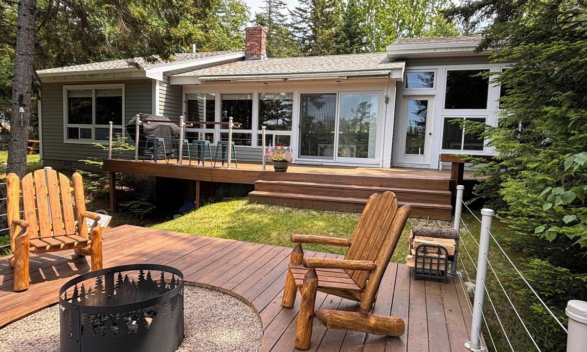 Seal Cove House | Close to Acadia hikes! Relaxing deck with firepit! 10-min walk to ocean access.