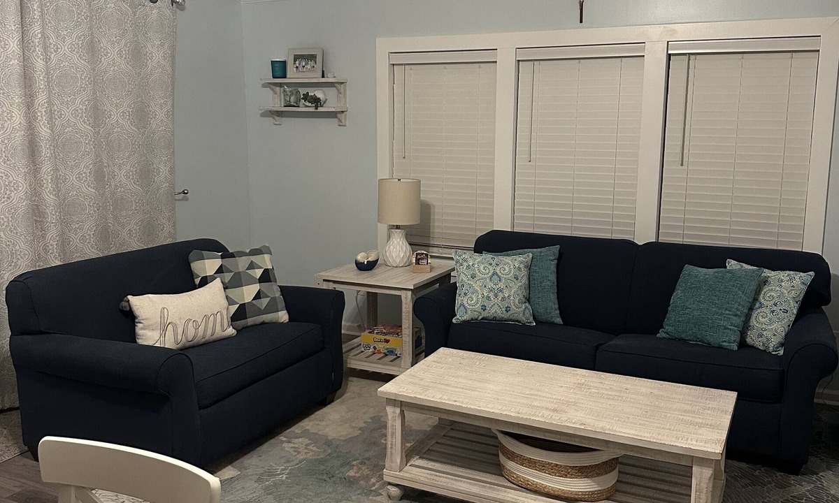 Berlin House | Coastal Cottage - 2BR Home with 2 Pools, pond, & 1000ft pier in Assateague Point