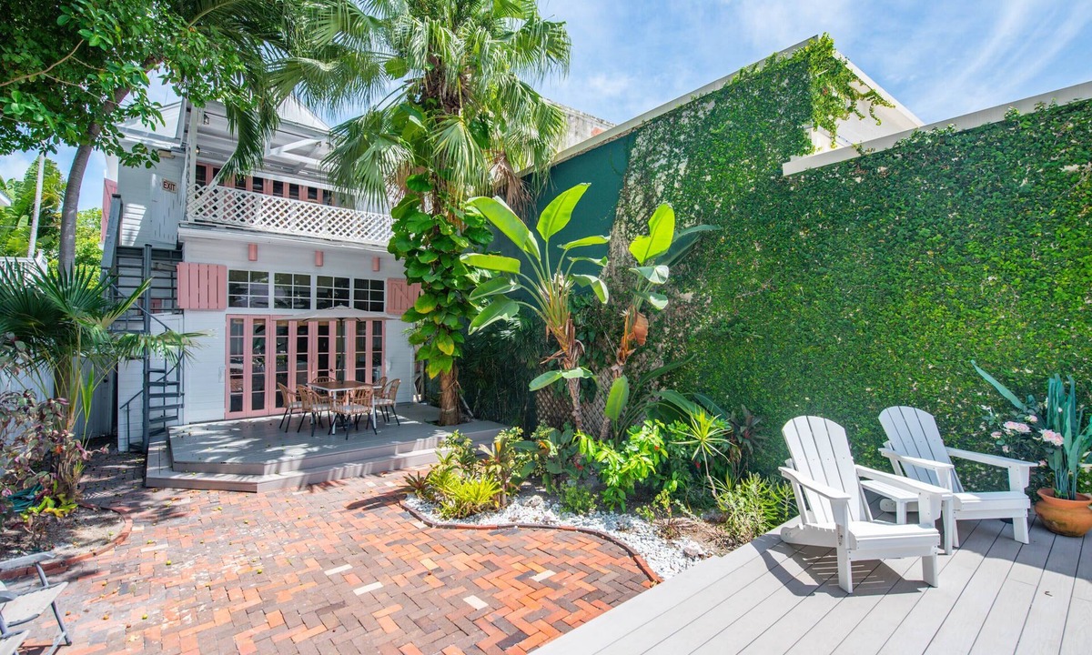 Historic Seaport Apartment | Coastal Rose - Private Pool & Near Duval
