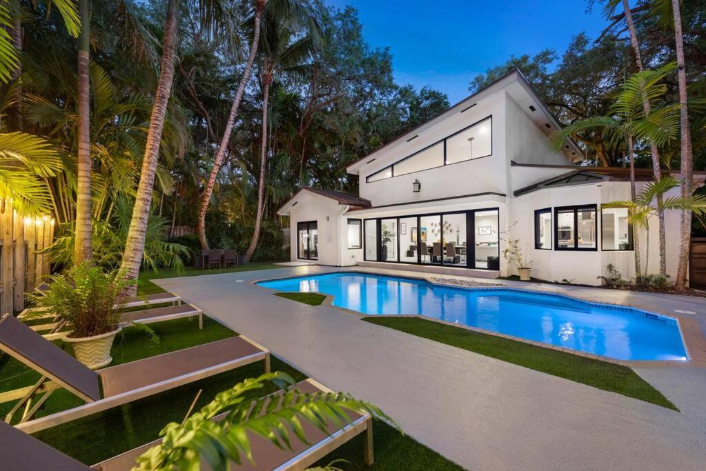 Northeast Coconut Grove House | Coconut Grove Villa with heated Pool sleeps 12