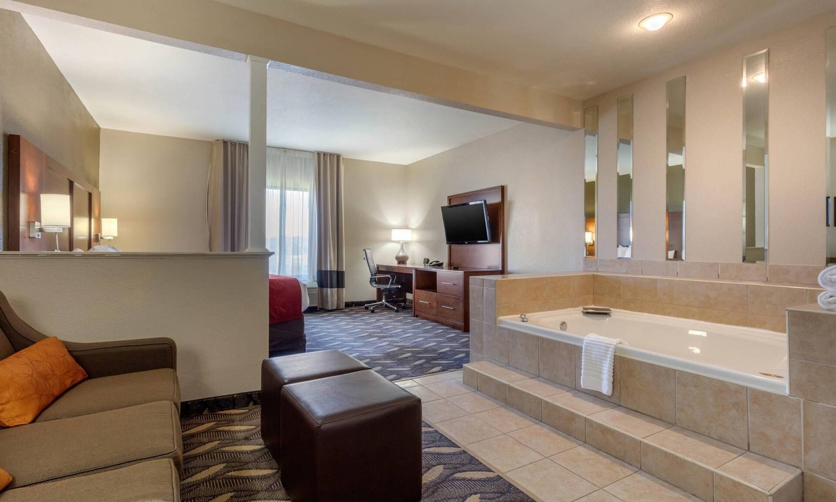 Rolla Hotel | Comfort Suites Rolla
