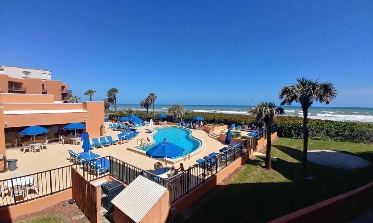 Seacoast Shores Condo | Comfortable 2 bedroom right on the beach