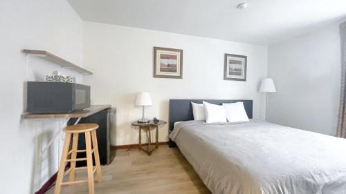 North End Hotel | Commons Inn