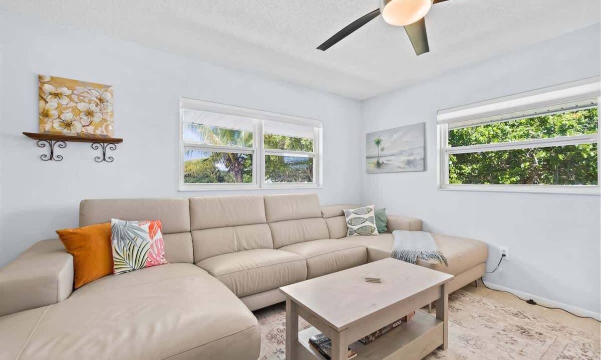 Cape Caneveral Beach Gardens Condo | Condo | Pool | Walk to the beach