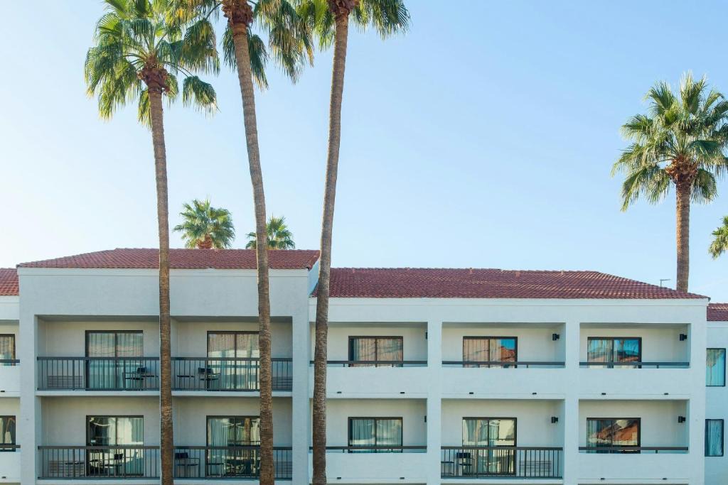 North Mountain Hotel | Courtyard by Marriott Phoenix North