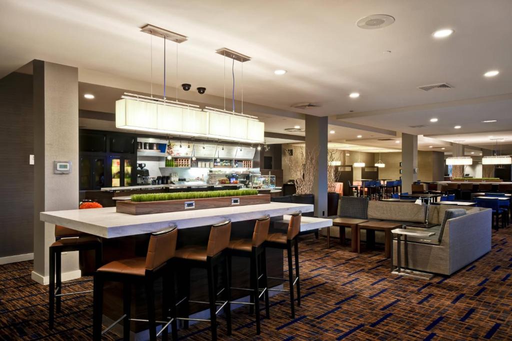 Hyannis Hotel | Courtyard Cape Cod Hyannis