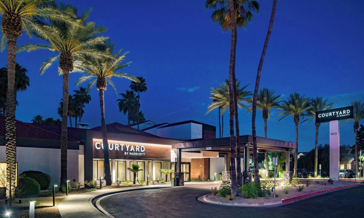 North Mountain Hotel | Courtyard Phoenix North by Marriott