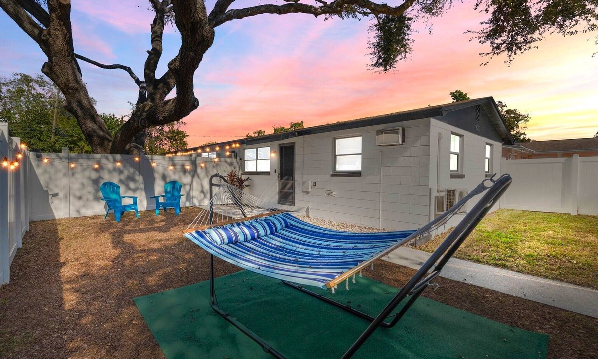 St. Petersburg House | Cozy 2BR, 10 min to Downtown & Beaches. Fenced Yard + Hammock