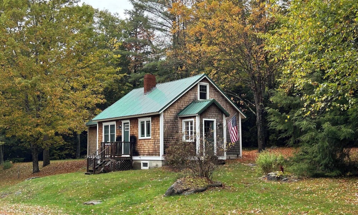Kents Hill Cottage | Cozy cottage w/pellet stove in lakes region, close to great outdoor activities