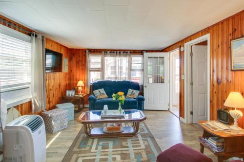 Hampton House | Cozy Hampton Cottage Near Marina & Nightlife