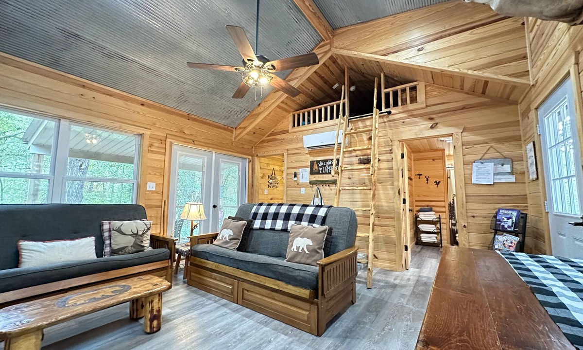 Jones Mills Cabin | Cozy Lake Access Cabin with Hot Tub and Fire Pit!