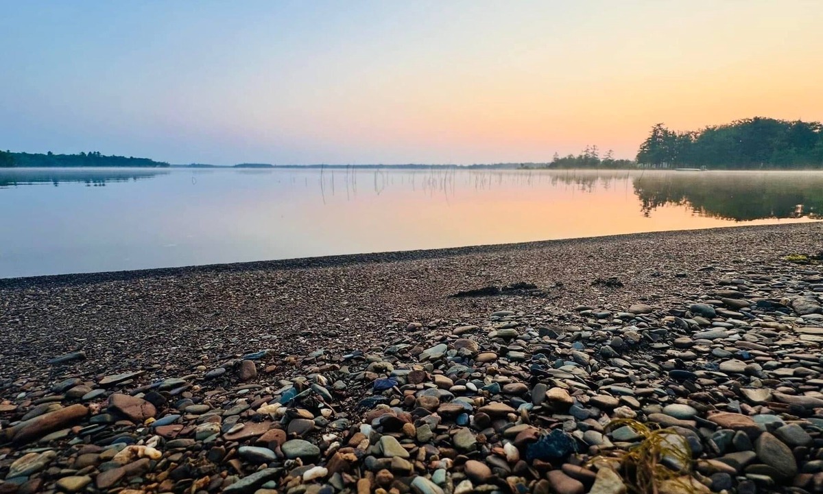 Glenburn Cabin | Cozy Lake Front Cabin minutes to Bangor and the University of Maine