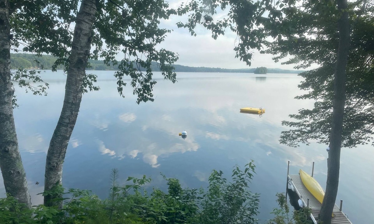 South China Cottage | Cozy lakeshore cottage, sunset, sunrise views mid Maine near coast, wifi
