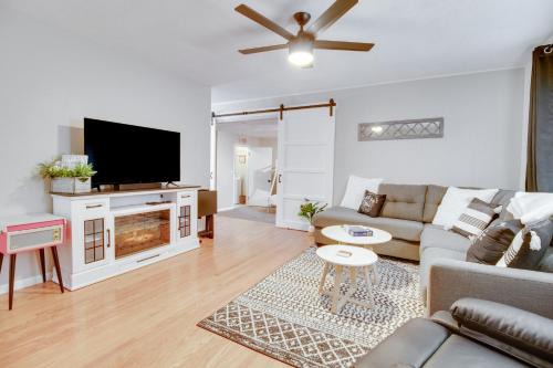 Lakeview House | Cozy Lakeview Retreat, Close to Bull Shoals Lake!