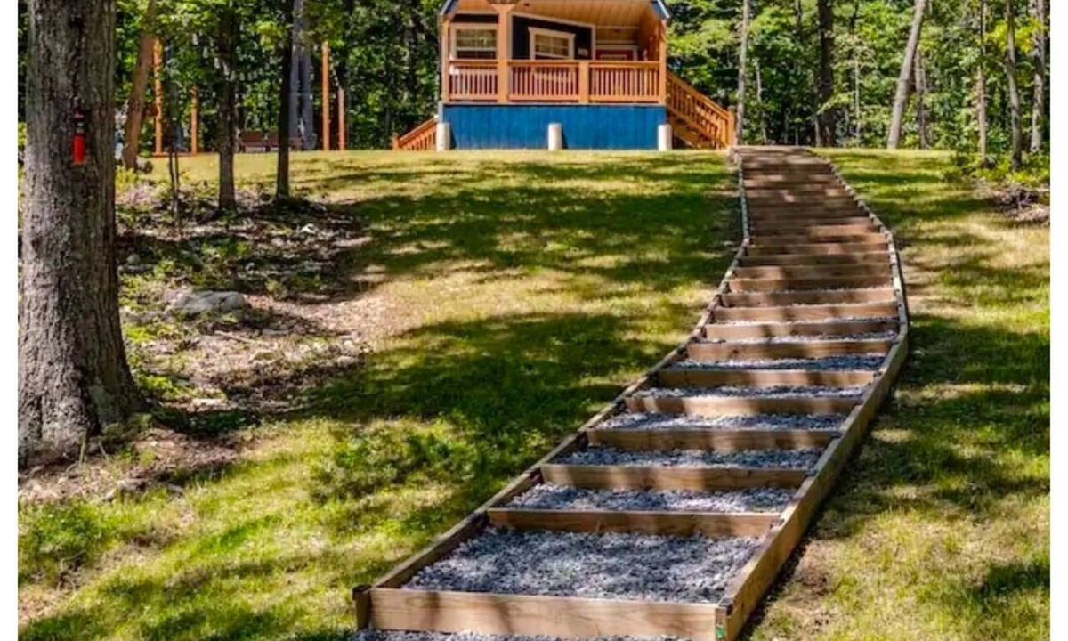 Luray Cabin | Cozy Mountain Cabin retreat. With fire-pit. Near Shenandoah National Park.