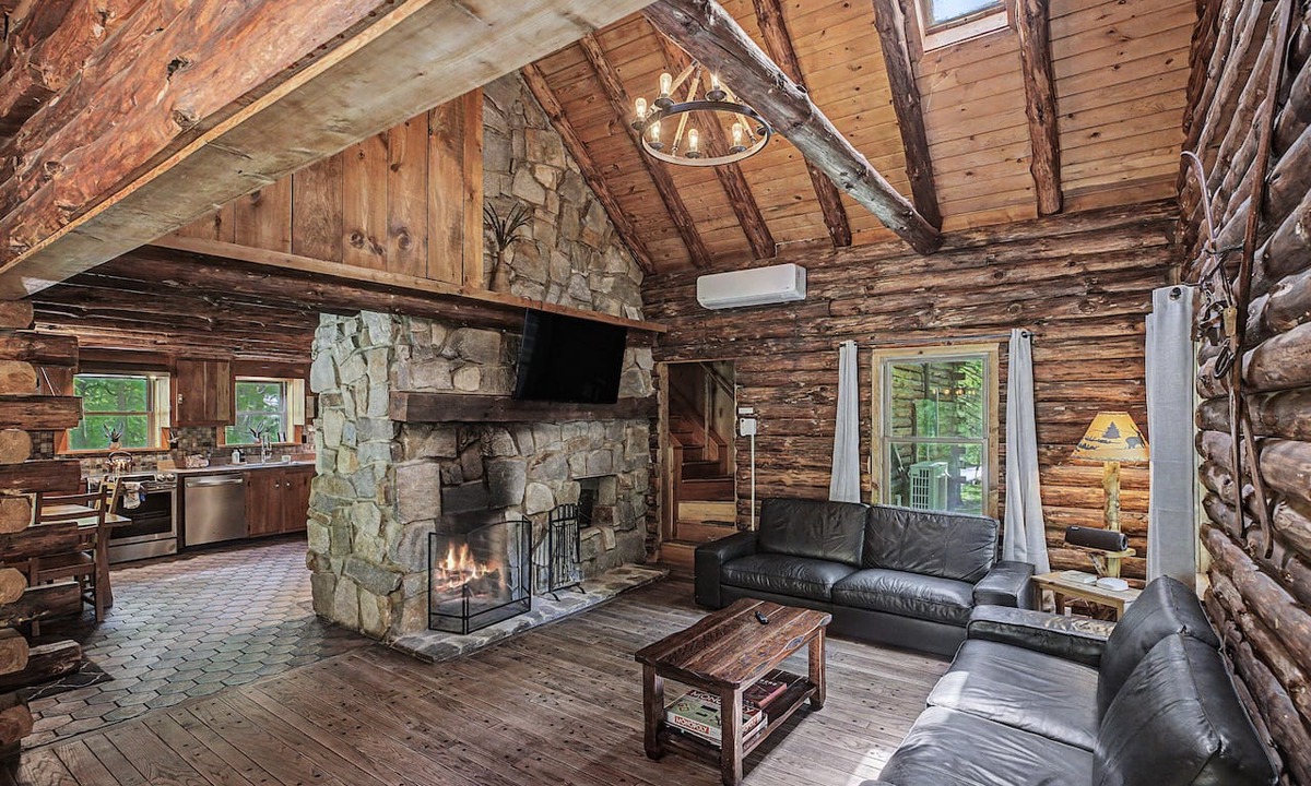 Bushkill Cabin | Creekfront Rustic Log Cabin