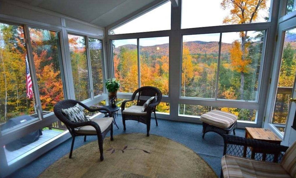 Thornton House | Deluxe Private 4 Bed Home, Pet Friendly near WV!