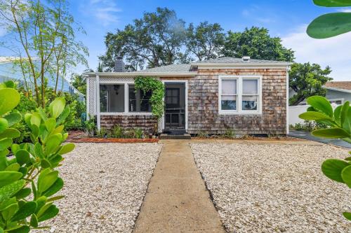Riviera Beach House | Designer Cottage Near Beach, Singer Island & Peanut Island!