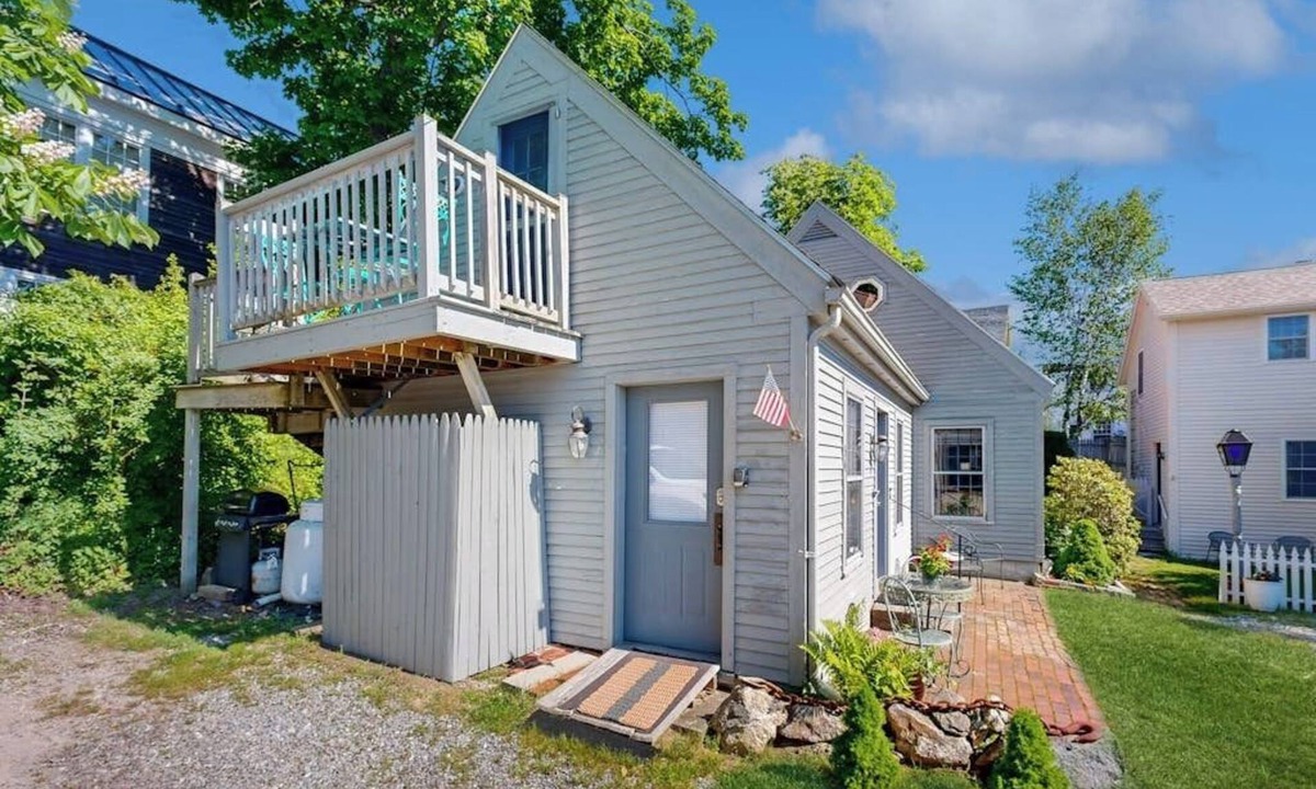 Wiscasset House | Downtown, ground floor studio near the ocean w/patio, outdoor dining area & more