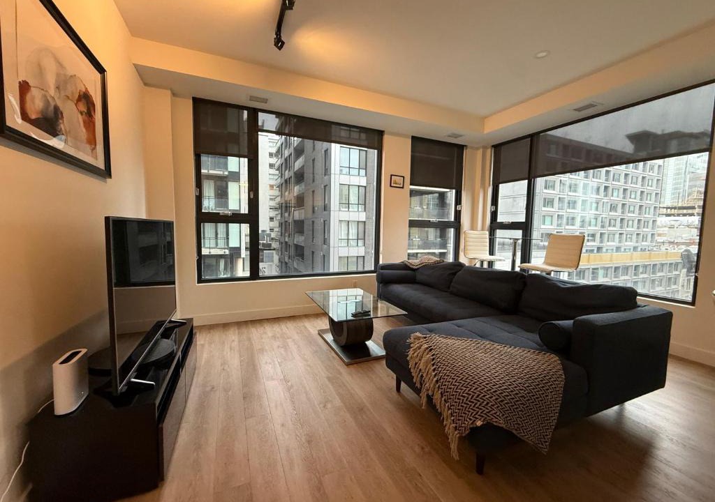 Ville-Marie Apartment | Downtown Modern 2BD Corner Condo City Views