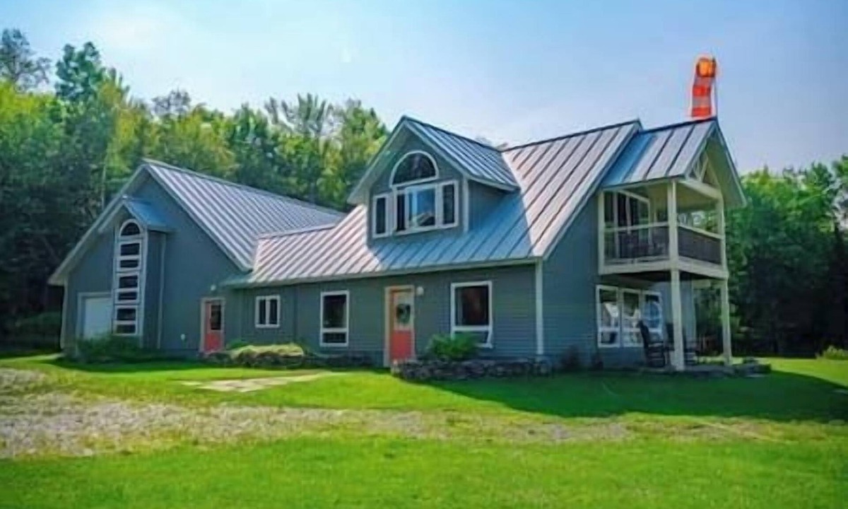 Guilford House | Dragonwood Bunk House