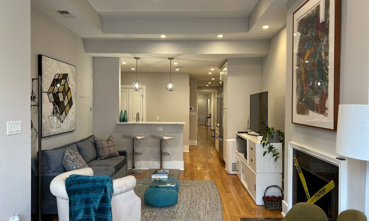 Dupont Circle Apartment | Dupont 5-Star, Walk Score 94, Metro, 2BR