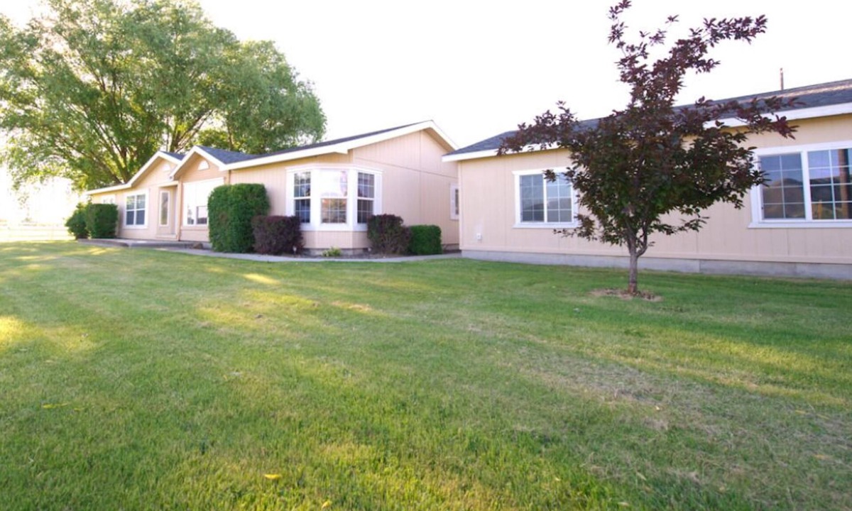 Gem County House | E-Town House, Peaceful Country Escape, Local Gem 1-Mile to Town, Pac-Man Arcade
