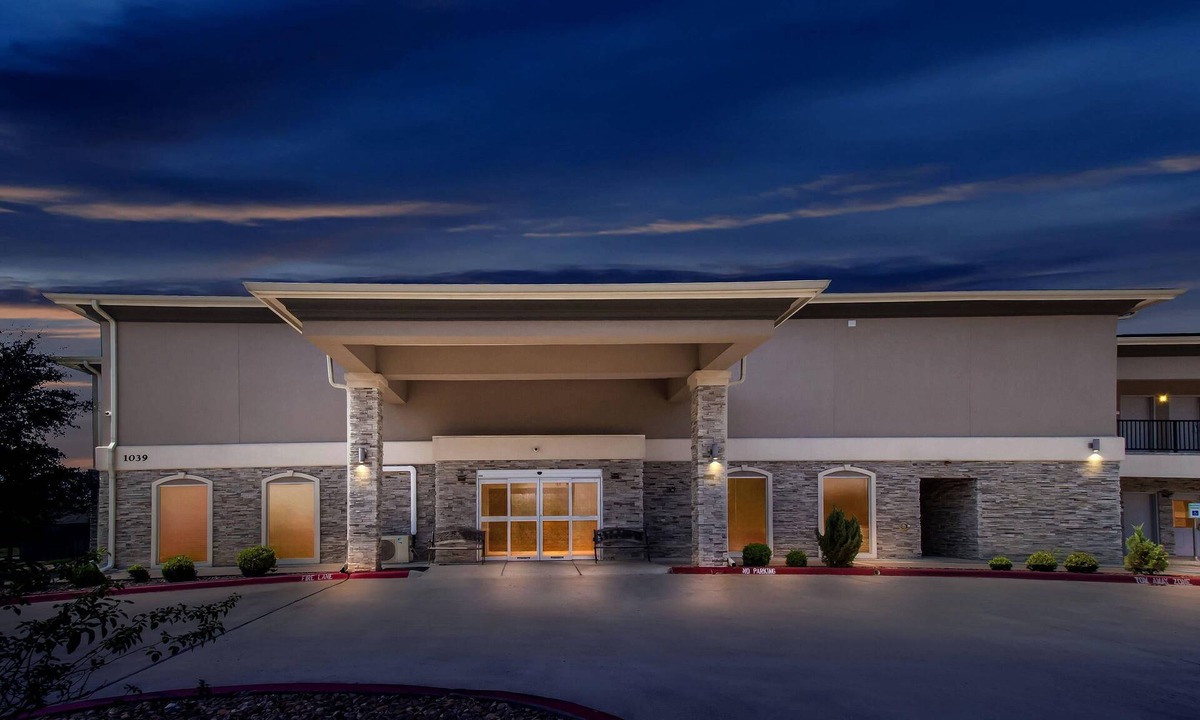 Bryan Hotel | Econo Lodge