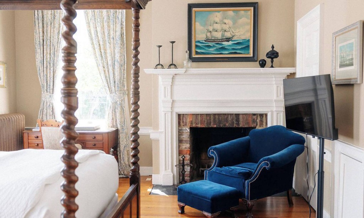 Fredericksburg Bed & Breakfast | Elegant Boutique Fredericksburg Stay Steps to Downtown