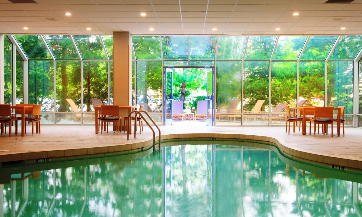 Blue Ash Hotel | Embassy Suites by Hilton Cincinnati Northeast Blue Ash