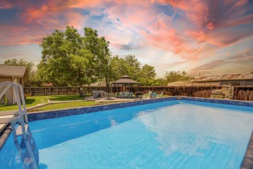Blanco House | Entertainers Paradise 16m to wine trail 2 kings