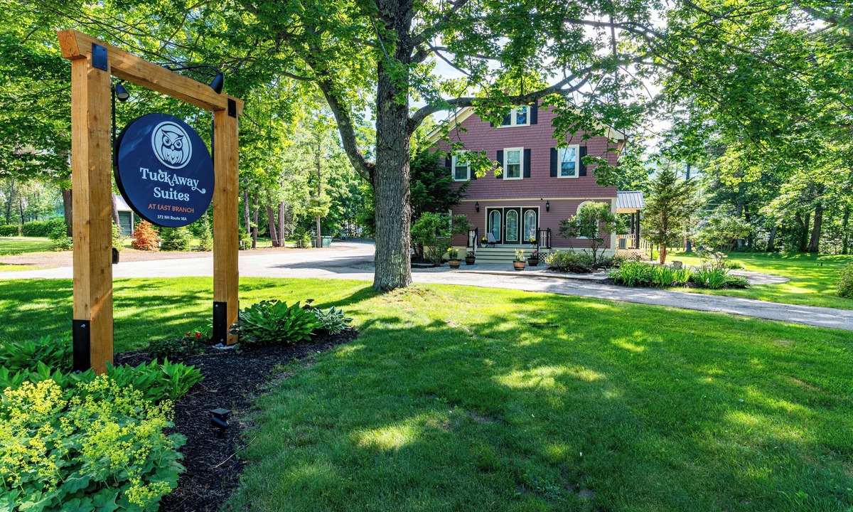 Intervale House | Entire Boutique Inn, Riverfront, 7 private suites