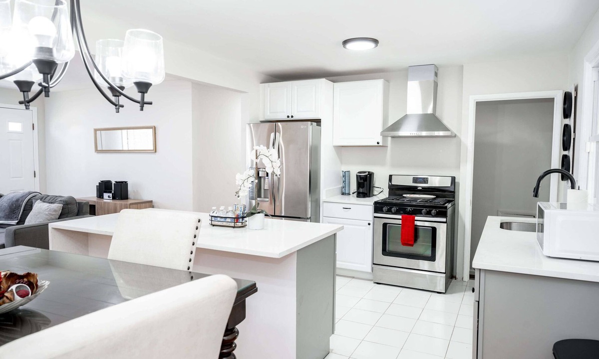 Milford Mill House | ENTIRE HOME IN RANDALLSTOWN, MAYLAND, UNITED STATES