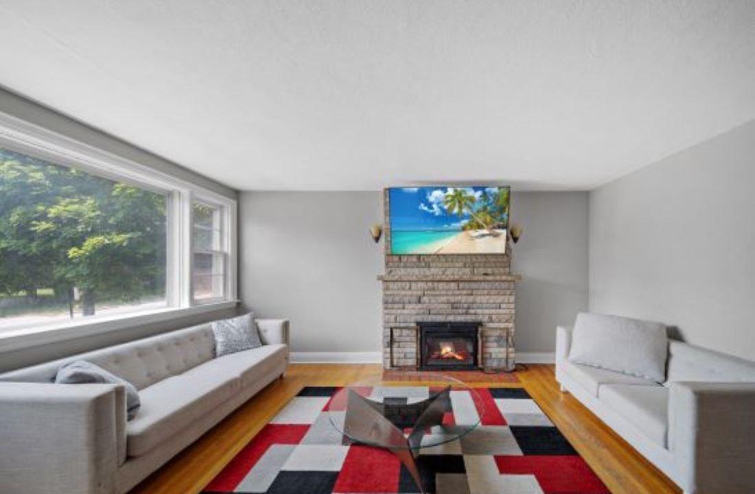 Barrie House | Experience Unparalleled Comfort at Barrie