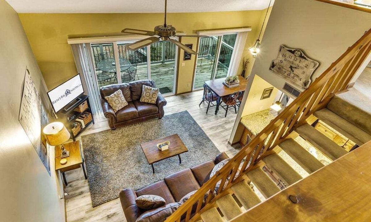 Indian Point Condo | Fantastic Lake View Condo Next Door to Silver Dollar City with Free Tickets