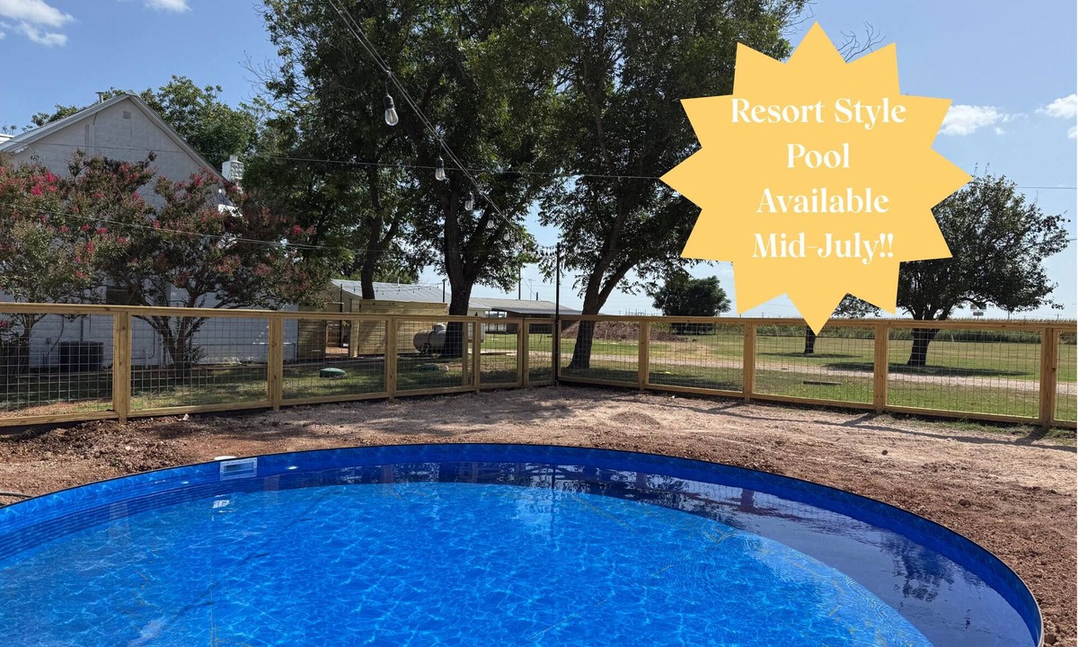Fredericksburg House | Farmhouse Stay 290 Wine Trail | Hot Tub | Fire Pit