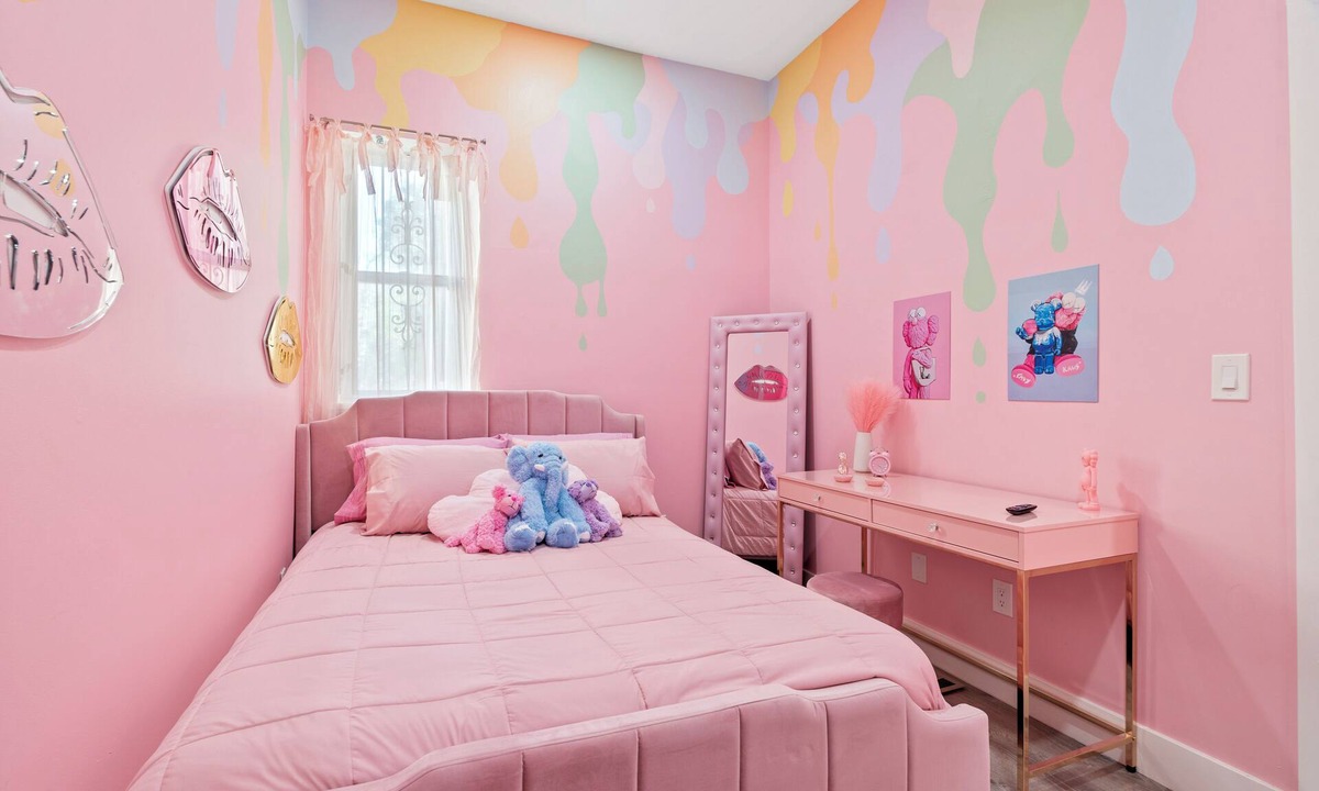 North Philadelphia West House | FIFA World Cup Philly Stay - Pink Mini Unit With Pool