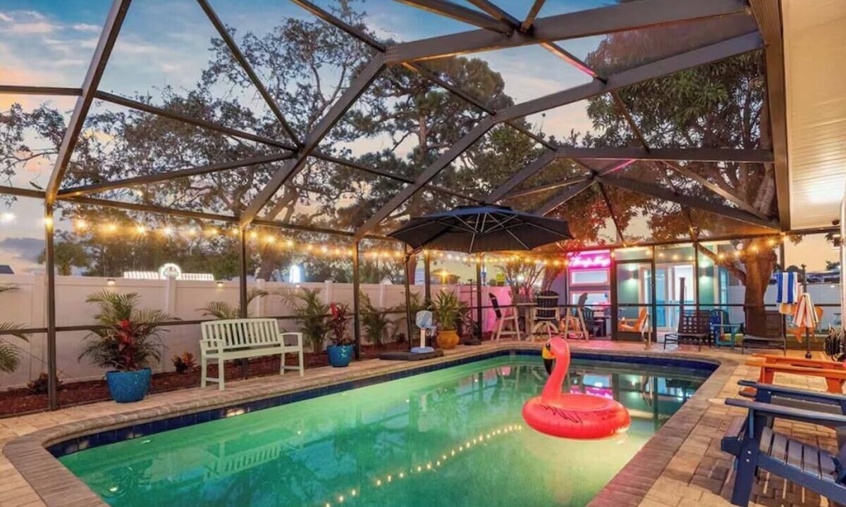 Seminole House | Flamingo Palms | 6BR Estate · Heated Pool · Game Room · Sleeps 10