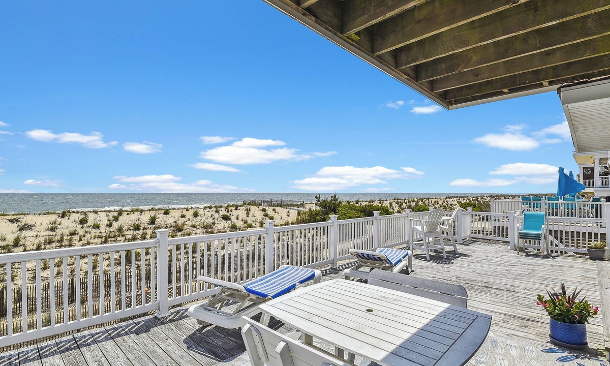 South Bethany House | Free Golf at Bear Trap Dunes and MORE! OCEANFRONT! Wonderful "family friendly" spacious and beautiful 4 bedroom vacation home