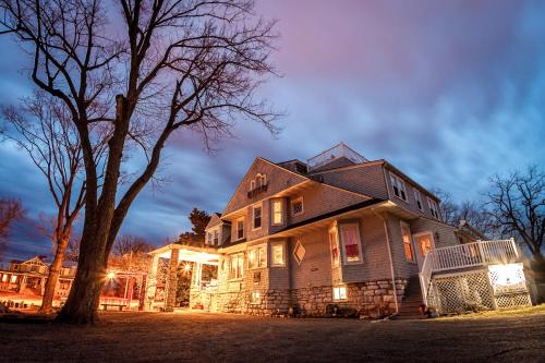 Harrisonburg Bed & Breakfast | Friendly City Inn B&B