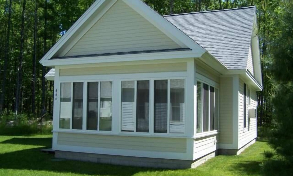 Summer Village Cottage | Fully furnished cottage, minutes from the beach.
